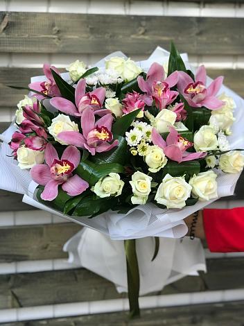 Букет цветов из: Розы и Хризантемы в Сосновке