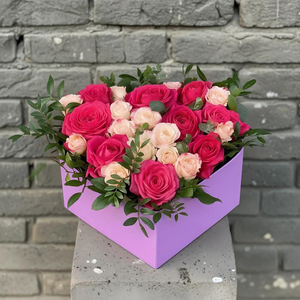Цветочная композиция из Розы в коробке в Сосновке