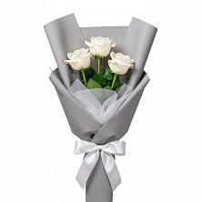 Букет 3 белые розы в Сосновке