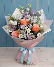 Букет цветов из:  Лизиантусы, Розы, Альстромерии и Гипсофила в Сосновке