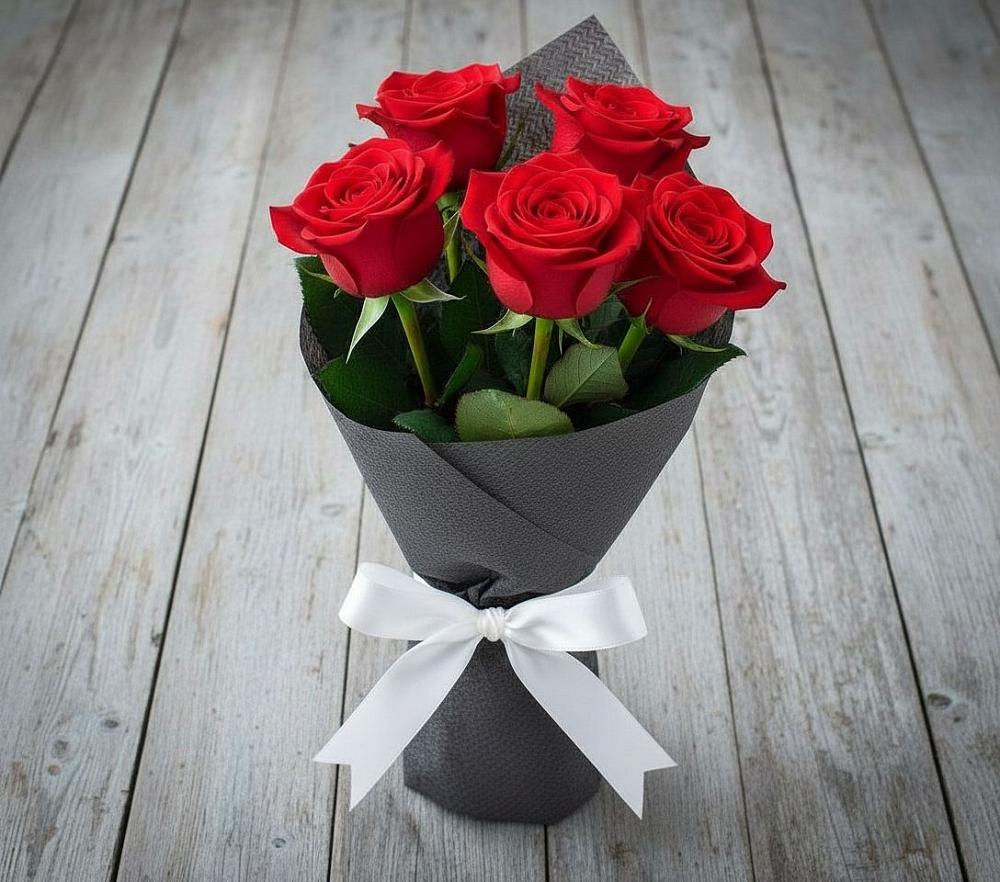 Букет 5 Красных роз Эдлесс Лав в Сосновке