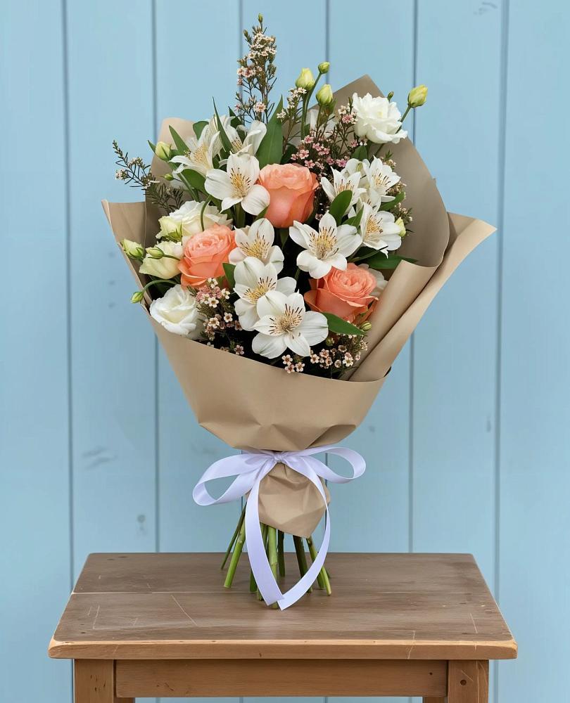 Букет цветов из: Альстромерии, Лизиантусы, Розы и Хризантемы в Сосновке